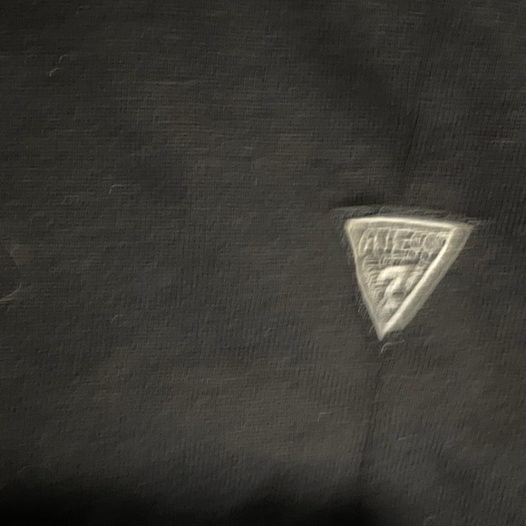 NWT Guess Black and White Graphic Tee - Picture 4 of 5